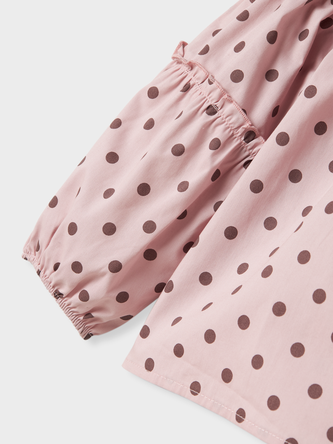 model_shot-front_full